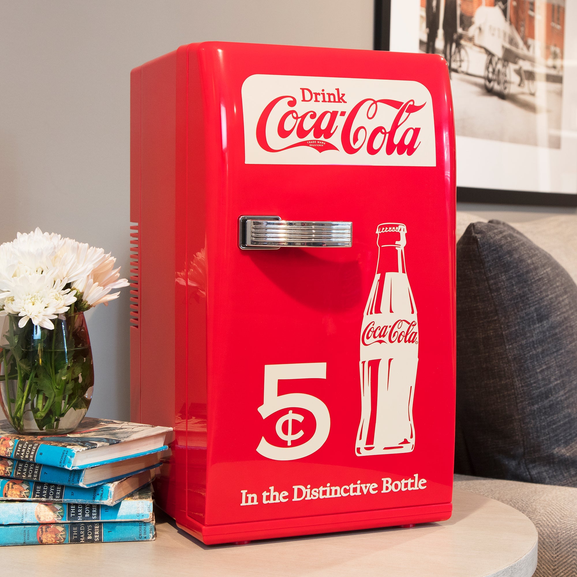 Coca-Cola 18 Can Retro Mini Fridge, 12V DC 110V AC Cooler, 22L (23 qt)